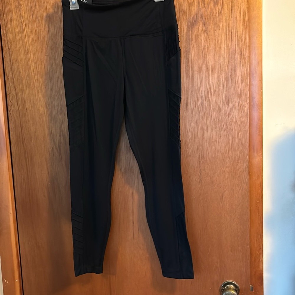 Activewear, yoga, pants side pockets